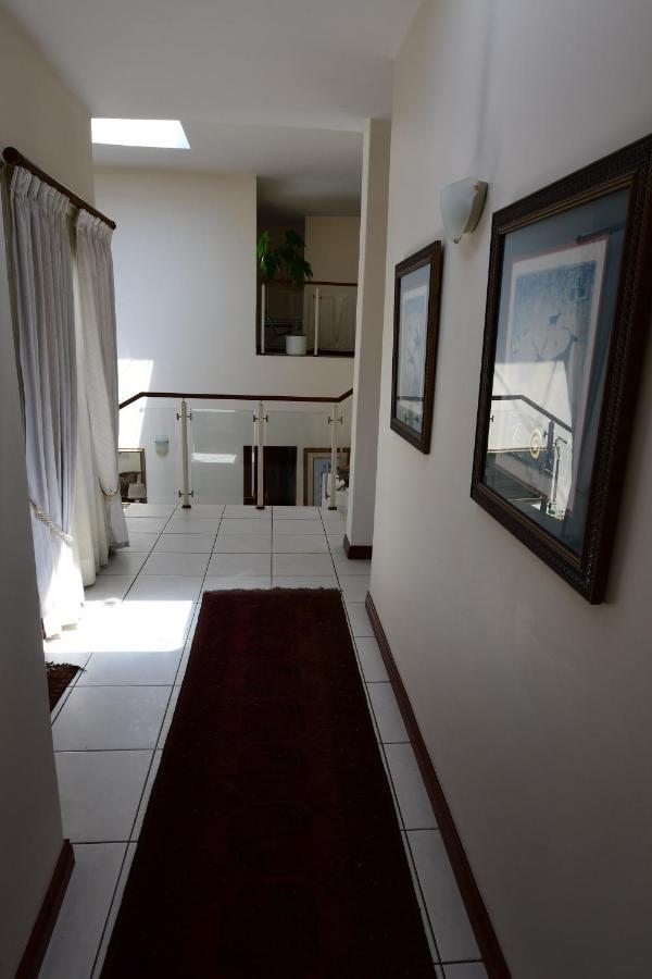 Highgrove Guesthouse Йоханесбург Екстериор снимка