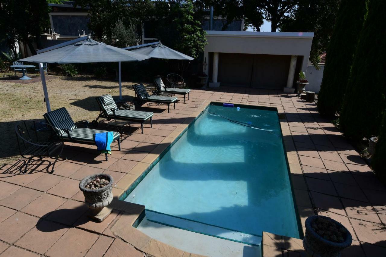 Highgrove Guesthouse Йоханесбург Екстериор снимка